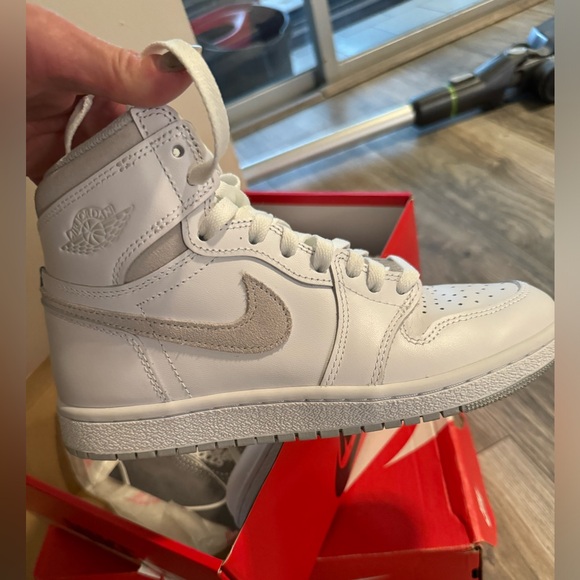 AIR JORDAN 1 RETRO HIGH '85
"Neutral Grey" size 6.5 MEN/ 8 WOMEN - Picture 13 of 14